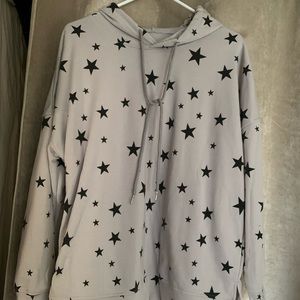 NWOT purple hoodie with black stars size Large!